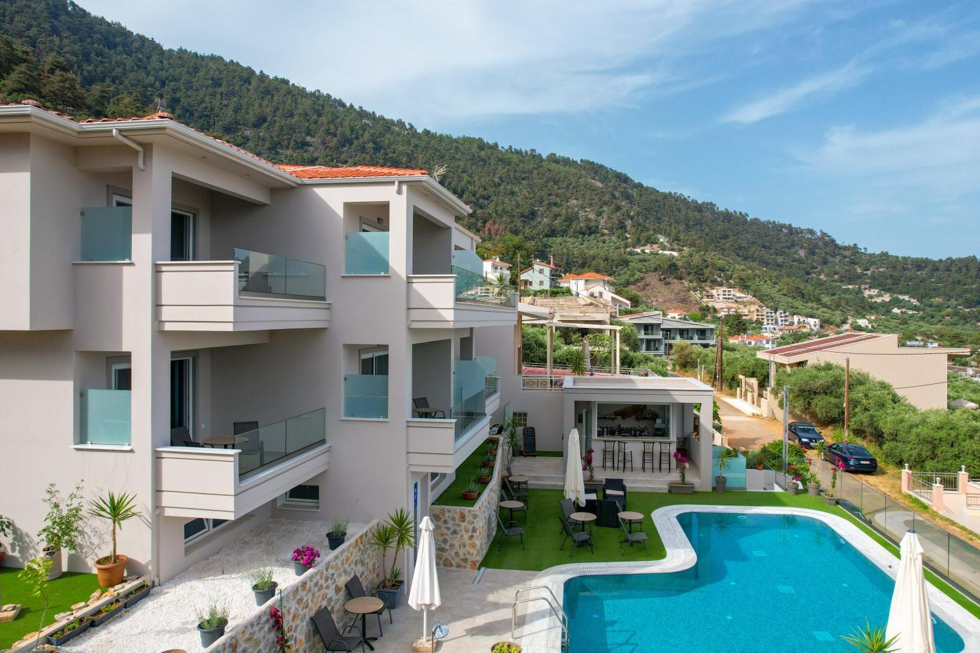 Finikas Thassos Golden * Chrysi Ammoudia